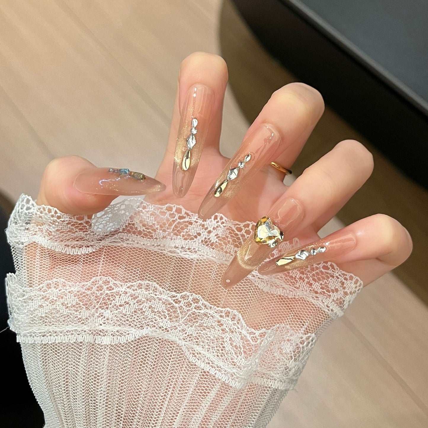 Elegante mit Strass veredelte lange Press-On Nägel Erweiterungen Brehn