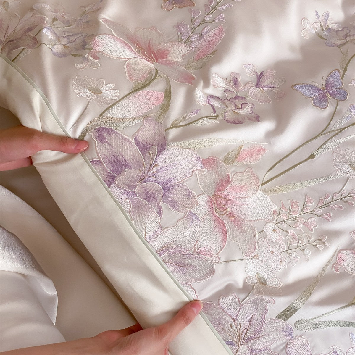 Luxuriöses Satin Blumenbesticktes Bettwäsche-Set Bettbezug und Kissenbezüge