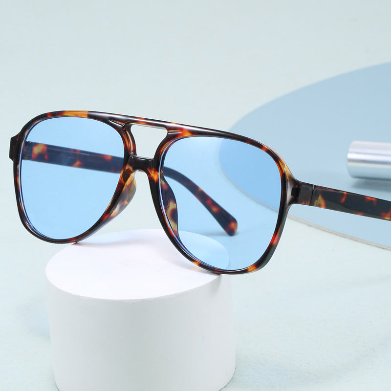 Damen Oversized Sonnenbrille mit sportlichem Design Brehn