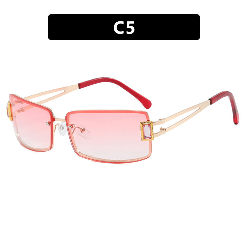 Damen stilvolle Sonnenbrille mit eleganten trapezförmigen Gläsern und filigranem Metallrahmen Brehn