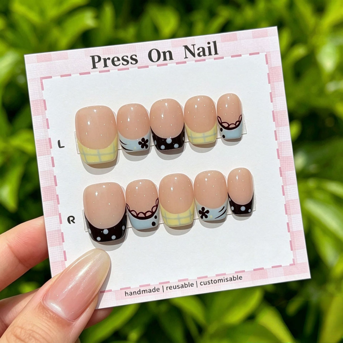 Anpassbare florale Press-On Nagelkollektion