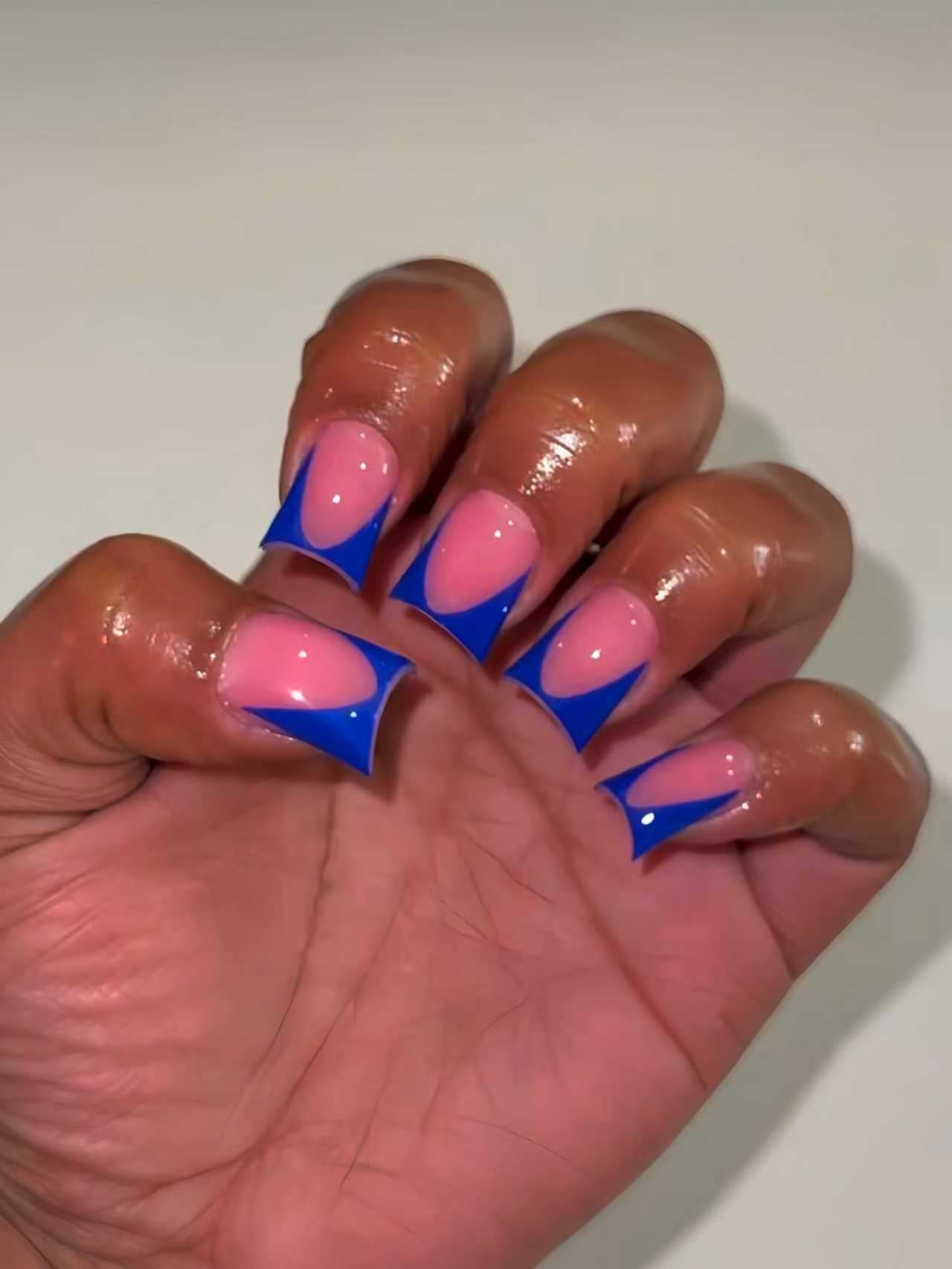 Künstlerische Stiletto-Nagelspitzen Brehn