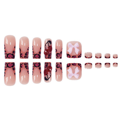 Künstlerische Nagelkunst Brehn