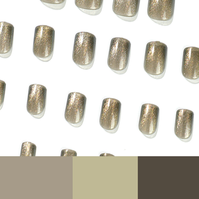 Kunstvolle Nagelverlängerungen mit Glitzer- und Ombre-Effekt Brehn