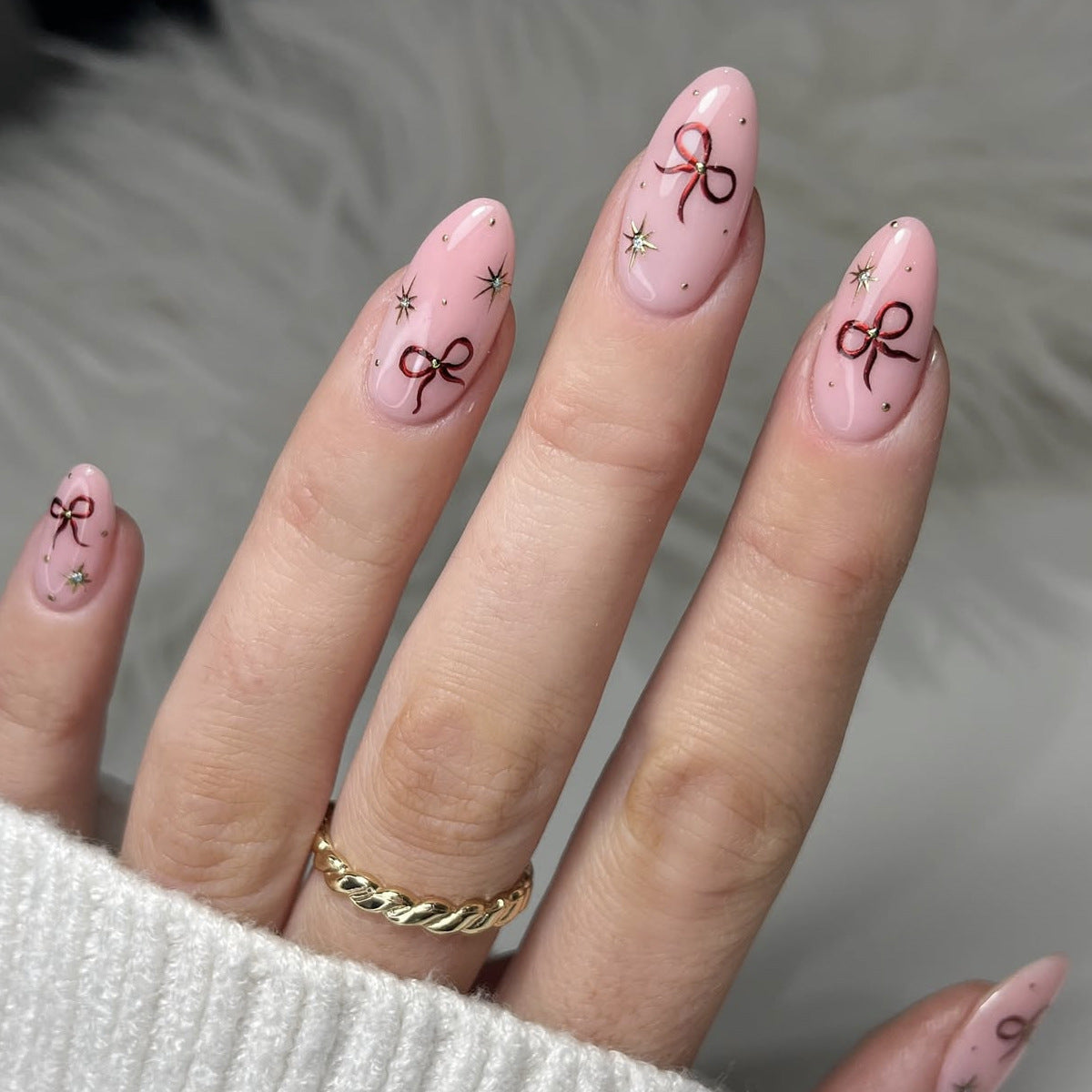 Stiletto-Nail-Art-Extensions mit Schleifenakzenten Brehn