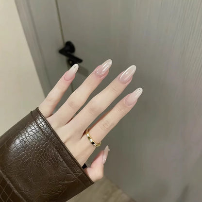 Modische Nagelkunst