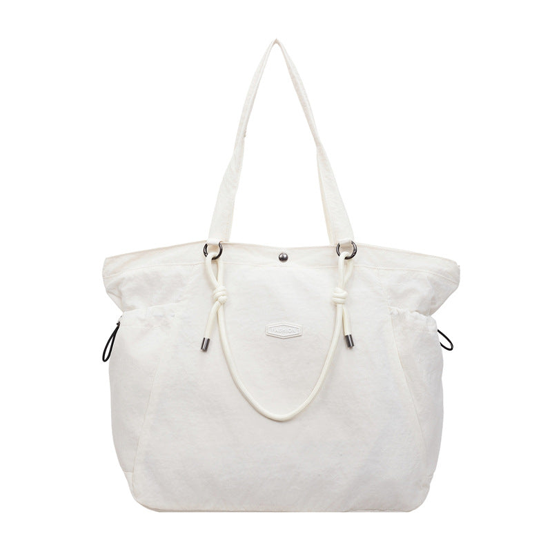 Geräumige Mehrzweck-Tragetasche mit vielen Taschen