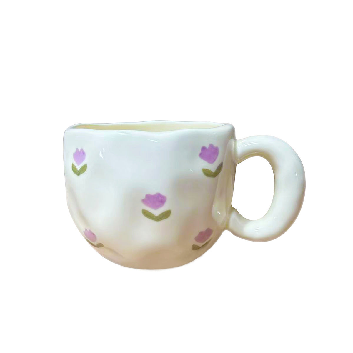 Keramik-Tasse mit handbemaltem Tulpenmuster und organischer Form