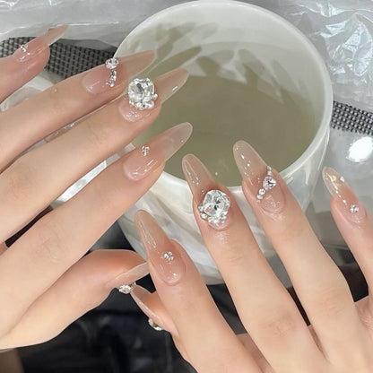 Dekorative Strass Nagelkunst Brehn