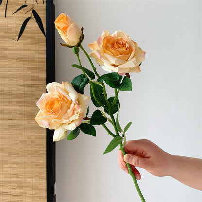 Elegante künstliche Rosenstängel