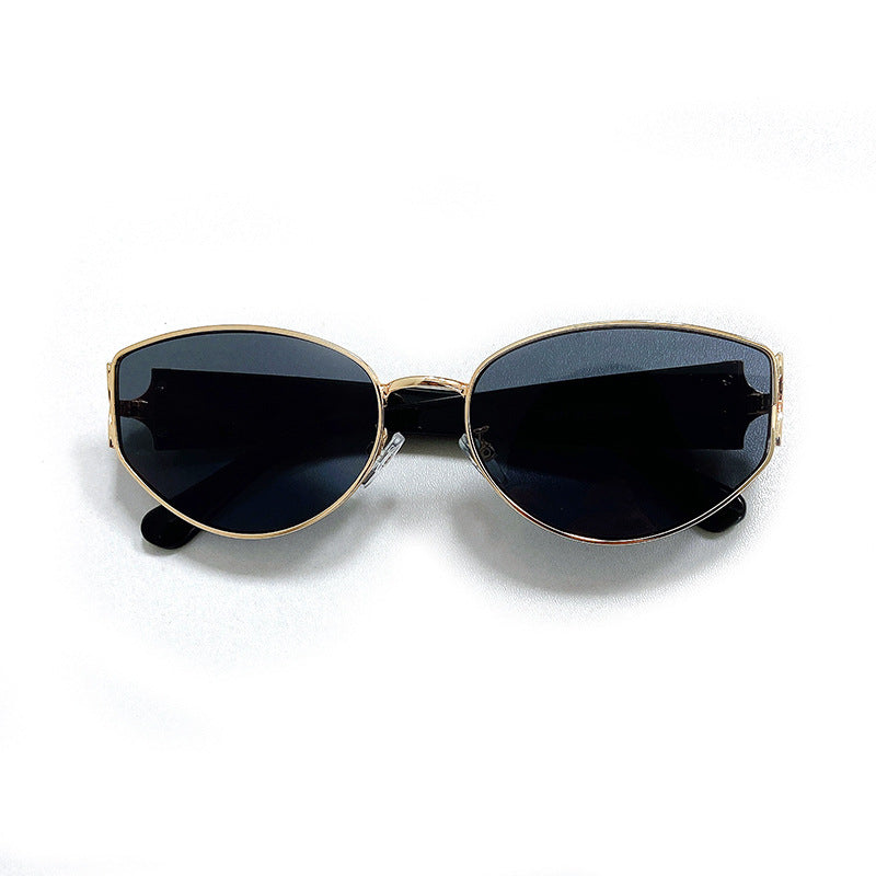 Modische Cat-Eye Sonnenbrille mit Goldenem Rahmen Brehn