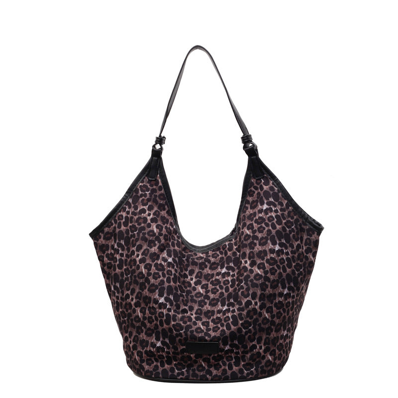 Lässige Leopardenmuster Hobo-Tasche Brehn