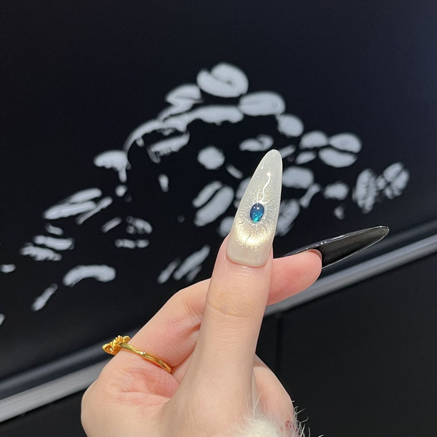 Extravagantes Press-On-Nagelkunst-Set mit kosmischem Thema Brehn
