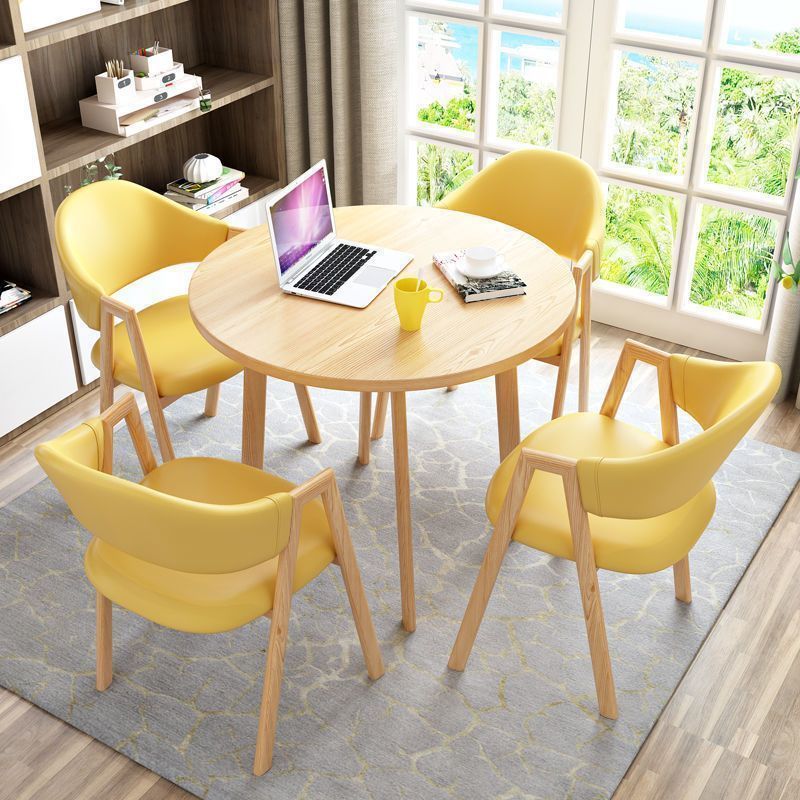Esszimmerstuhl mit ergonomischer Polsterung und modernem Design Brehn