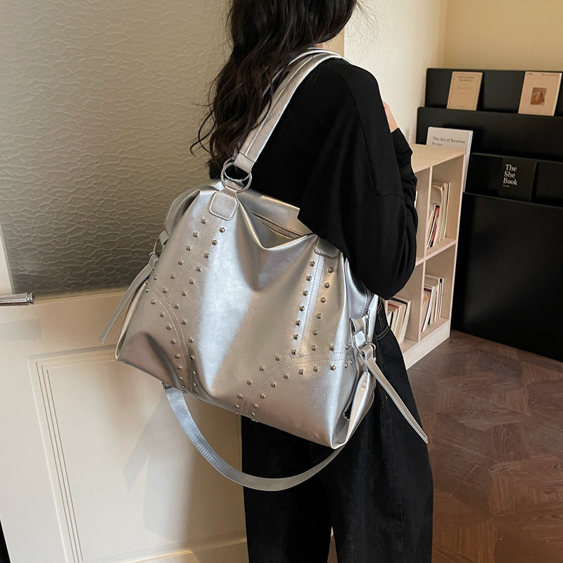 Elegante und Geräumige Handtasche Brehn