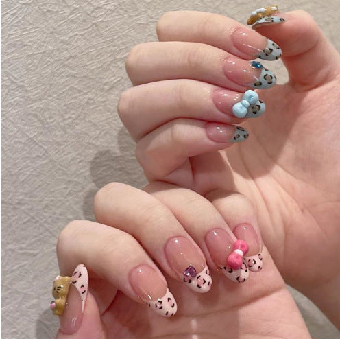 Dekorative Press-On Nagelkunst Brehn