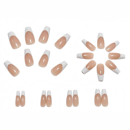 Kunstnägel im eleganten French-Tip Design Brehn