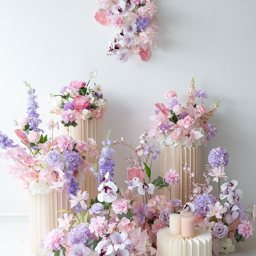 Lebensechte Seidenblumenarrangement