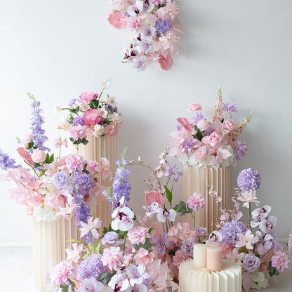 Lebensechte Seidenblumenarrangement