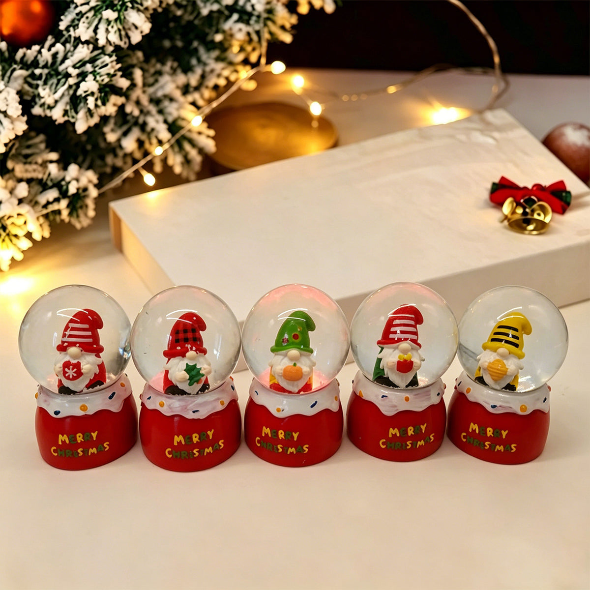 Zauberhafte Weihnachts-Schneekugel Figuren Brehn