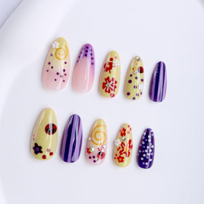 Künstliche Fingernägel mit Floralem und Geometrischem Design Brehn