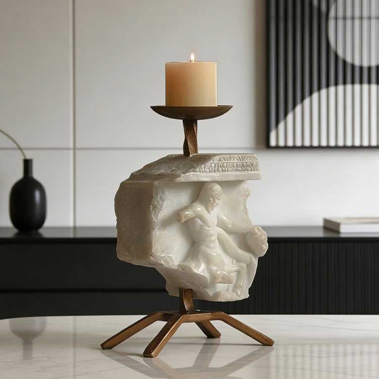 Skulpturaler Kerzenhalter