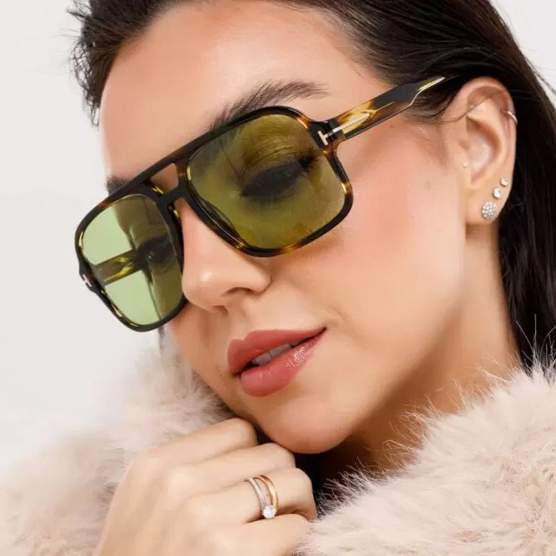 Damen quadratische Designerbrille mit filigranem Rahmen und modernem Kunststoffmaterial Brehn