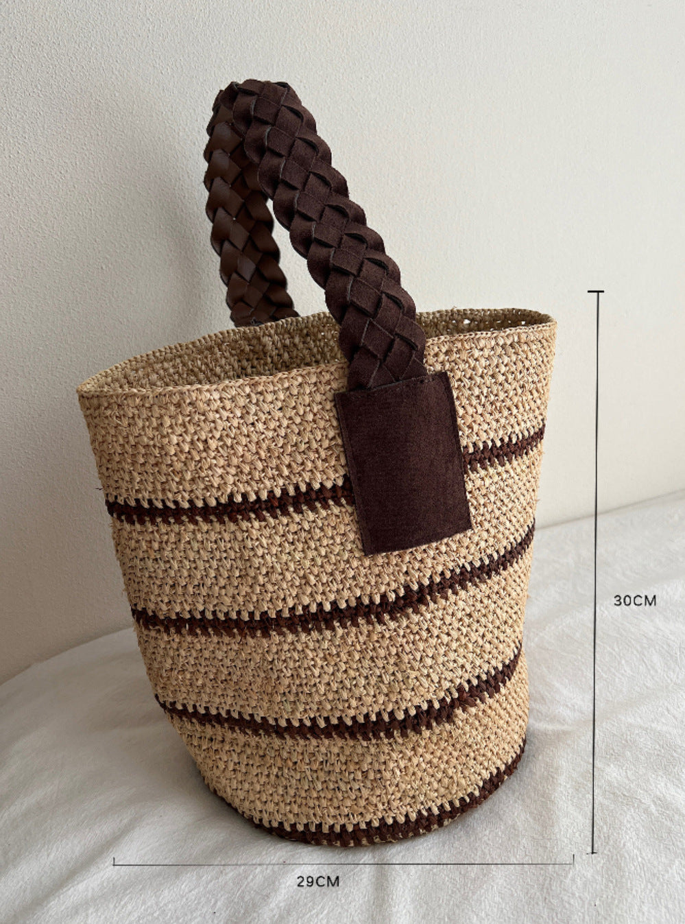 Handgefertigte Strohtasche mit Modischem Streifenmuster Brehn