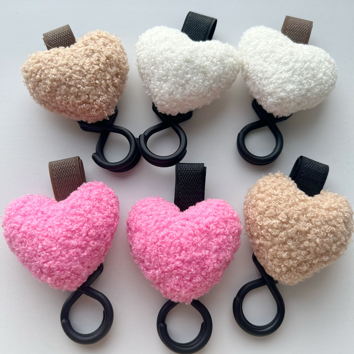 Plüsch Herz Taschenanhänger Schlüsselring mit Stoffschlaufe und Gummi O-Ring