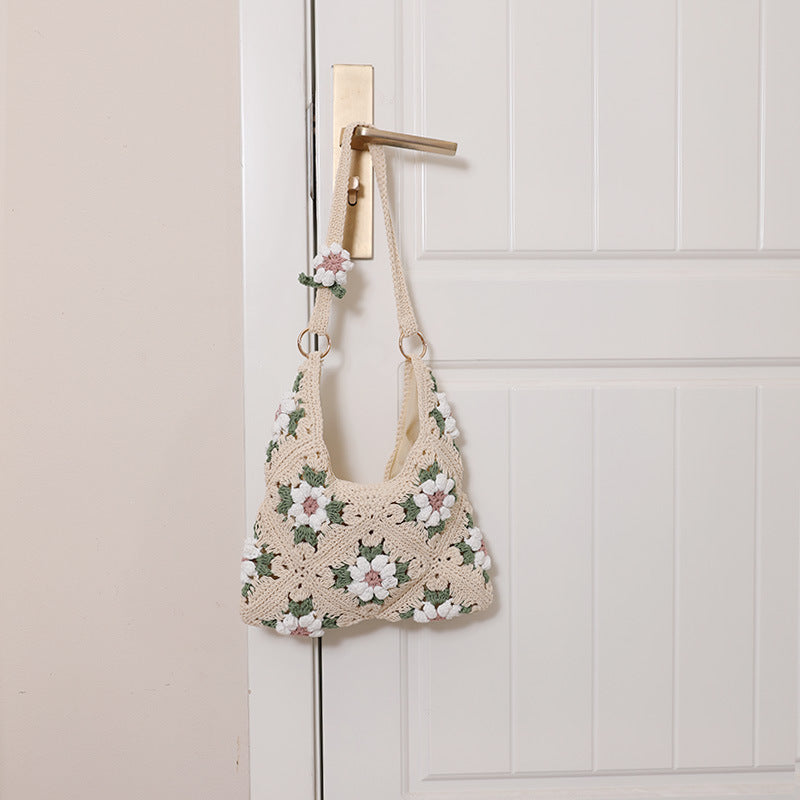 Damen Handgeknüpfte Schultertasche mit floralen Akzenten Brehn