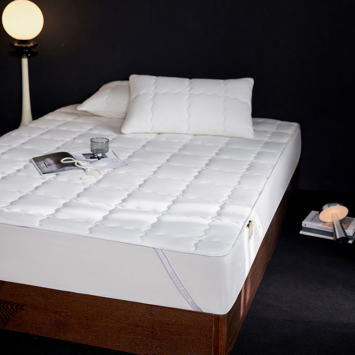 Box-Quilted Matratzenauflage Protector mit elastischem Rock und hypoallergenem Faserfüllung