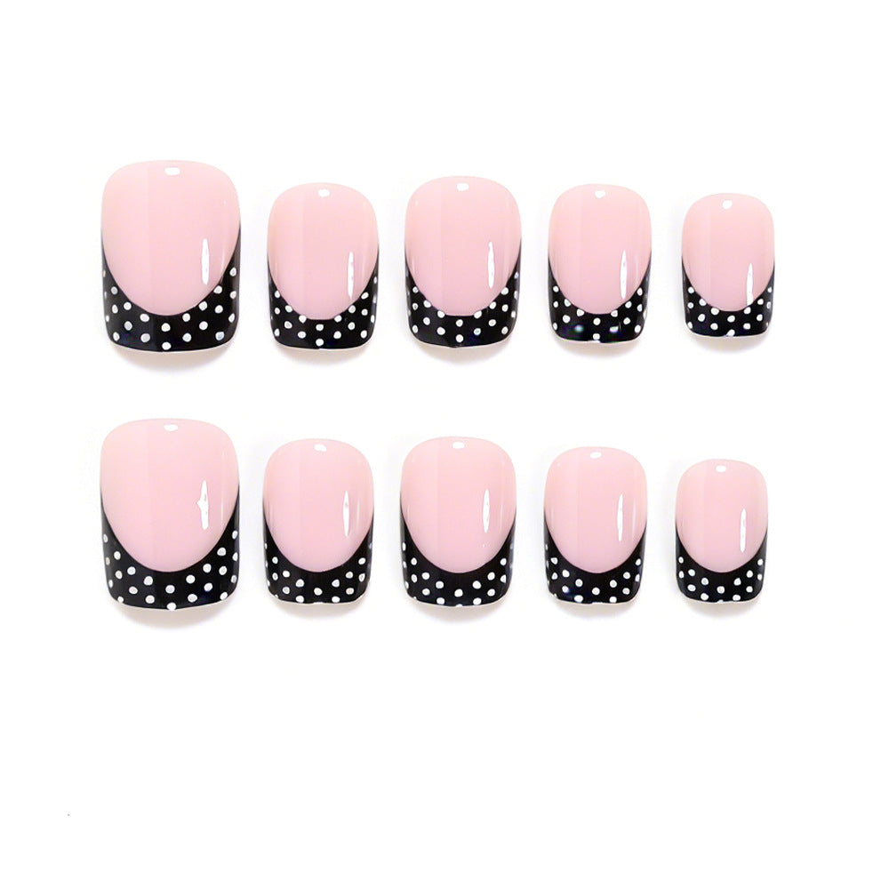 Stylisches French Tip Nagelkunst-Set Brehn