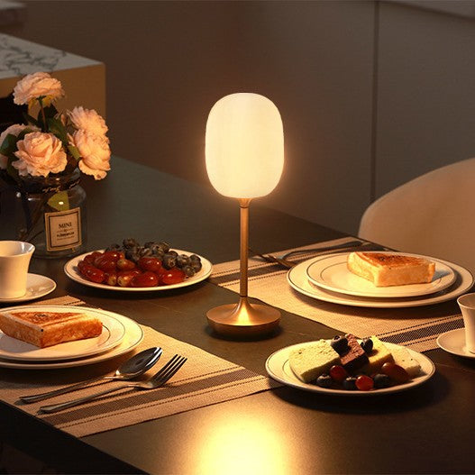 Dekorative Tischlampe für elegante Raumbeleuchtung