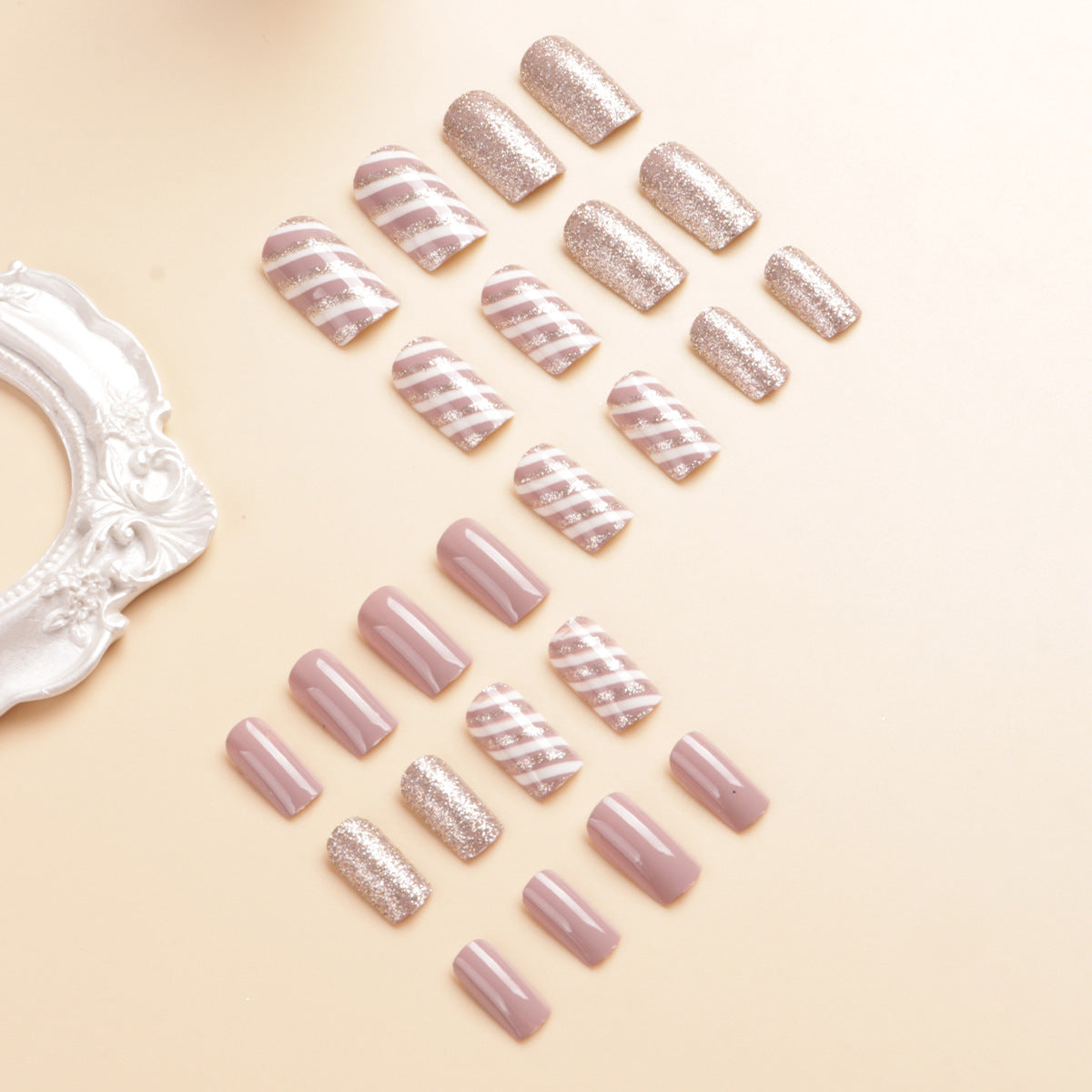 Glitzernde Press-On-Nageltips Set Brehn