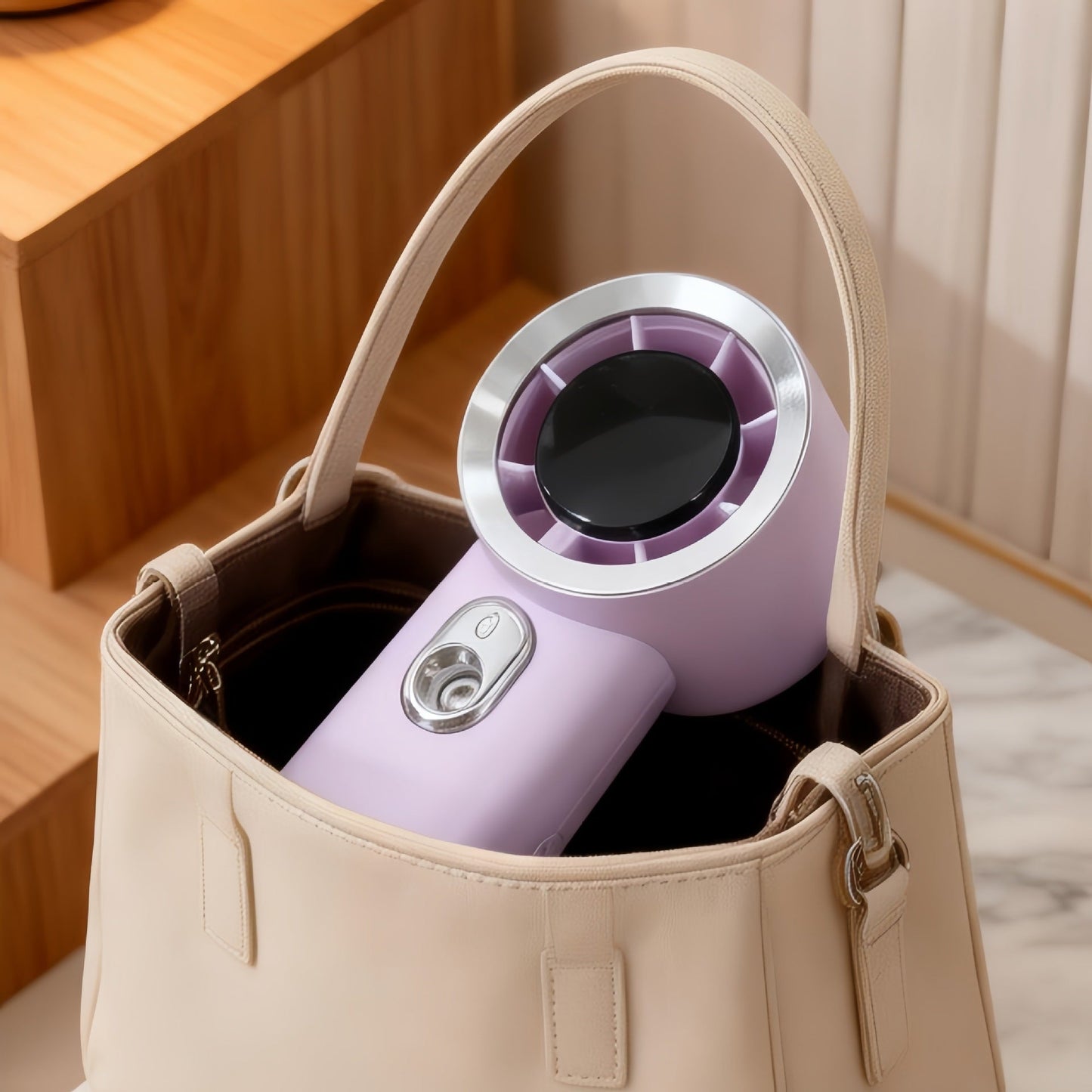 Frauen Tragbarer Mini Ventilator mit USB-Ladefunktion und innovativer Sprühtechnologie Brehn