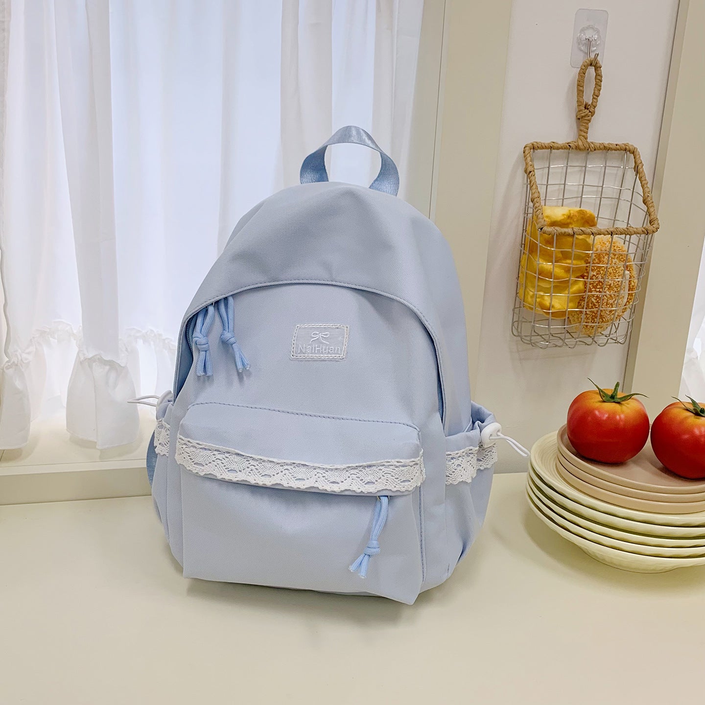 Eleganter Schulrucksack mit Spitzenbesatz