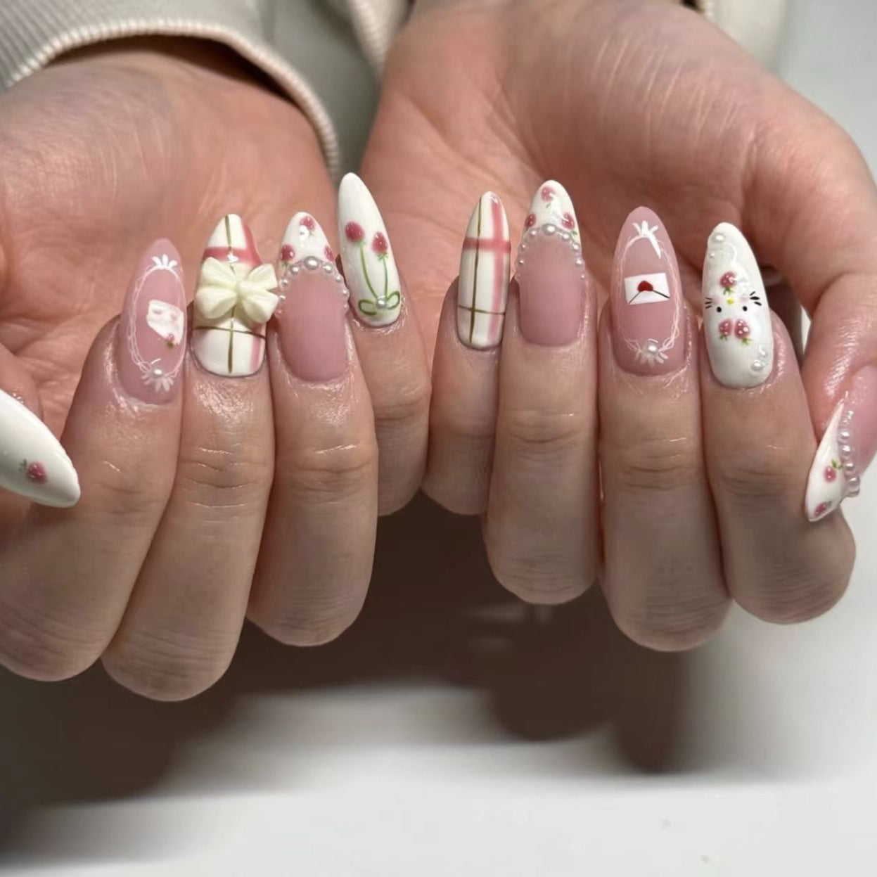 Künstlerisches Dekoratives Press-On Nagelset Brehn