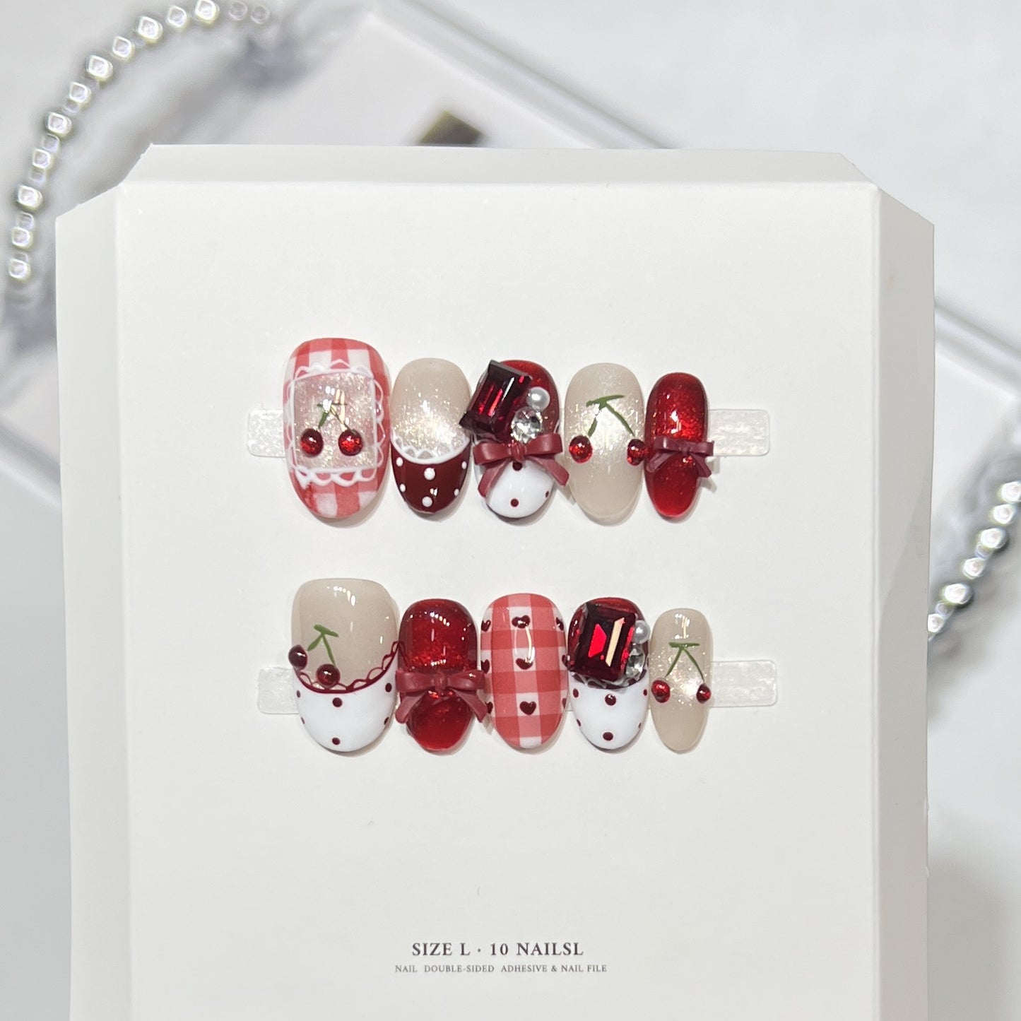 Themen Press-On Nagelkunstset mit Hello Kitty Designs Brehn
