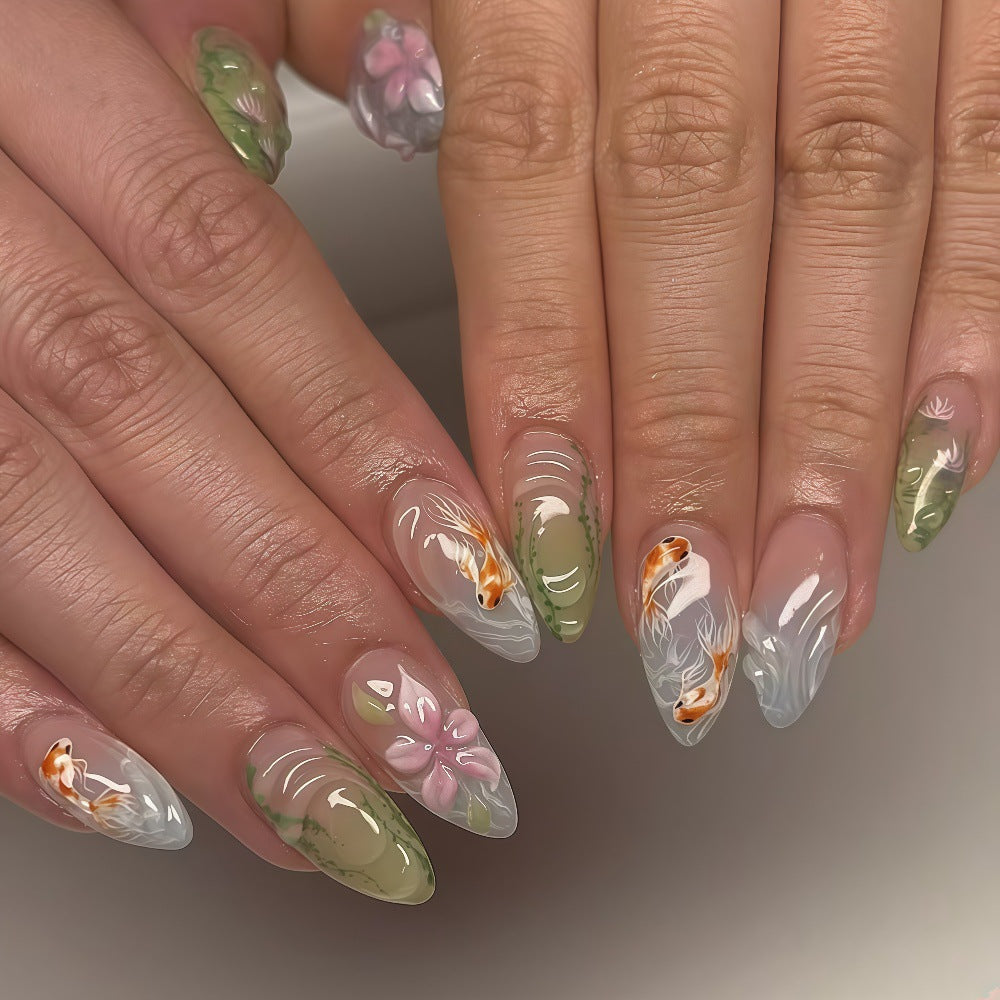 Kunstnägel mit floralen Motiven Brehn