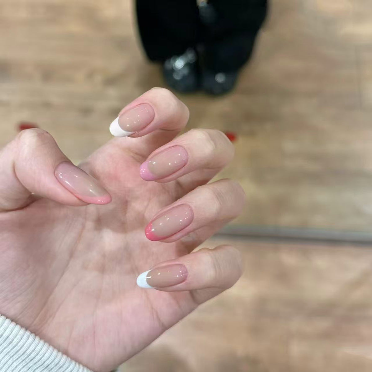 Elegante Ombre Französische Tip Nagelverlängerungen Brehn