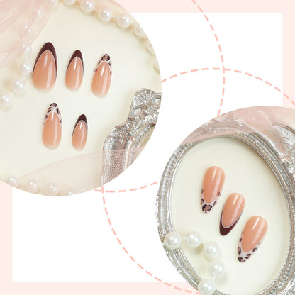 Stilvolles Press-On Nagelkunst-Set mit modernen Designs Brehn