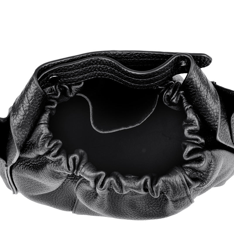 Texturierte Leder-Schnürtasche Brehn