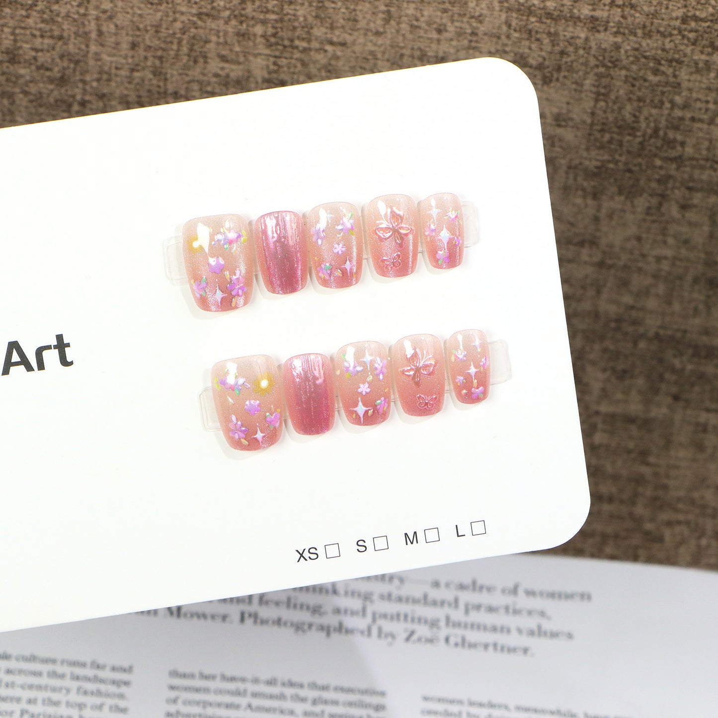 Künstlerisches floral-verziertes Press-On-Nagelset Brehn