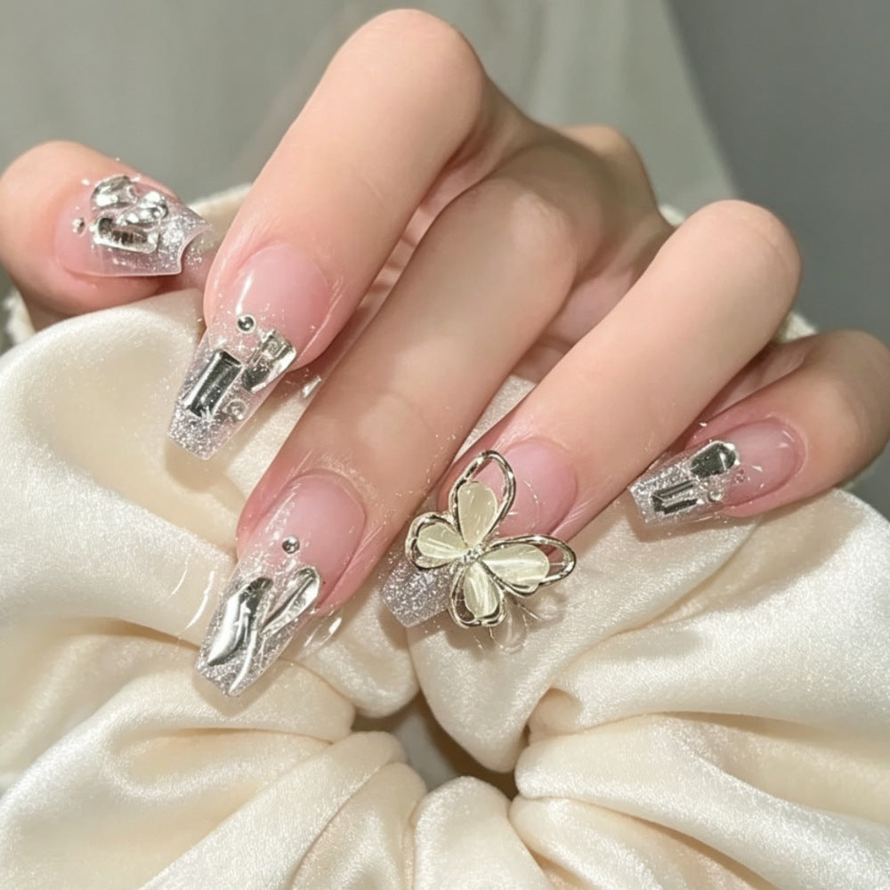 Glamouröser Press-On Nagel Set mit floralem und Glitzerakzenten Brehn