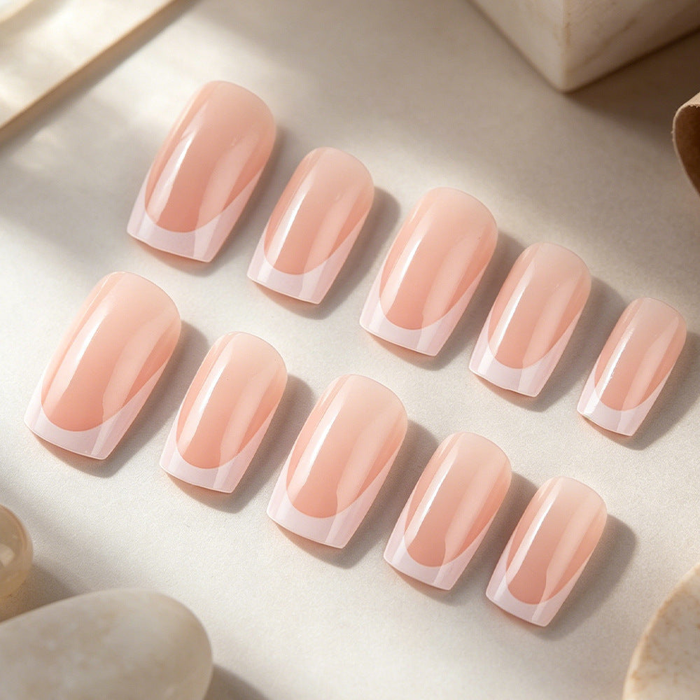 Elegante French Tip Druck-Nägel Brehn