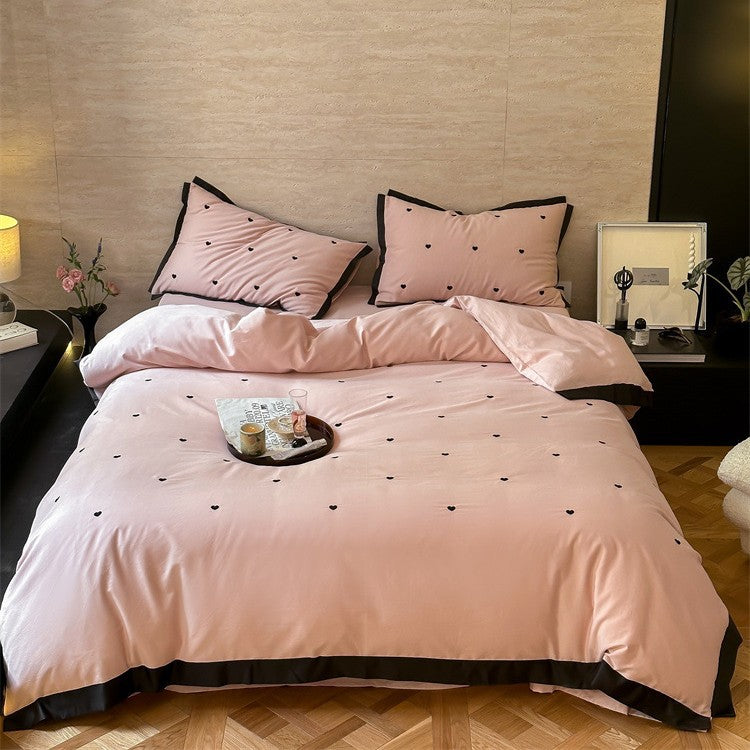 Bettwäsche-Set aus Baumwollsatin mit Mini-Herz-Stickerei und Kontrastpaspel Brehn