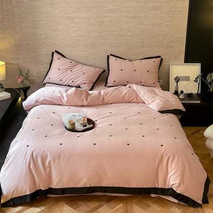 Bettwäsche-Set aus Baumwollsatin mit Mini-Herz-Stickerei und Kontrastpaspel Brehn
