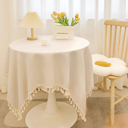 Runde strukturierte Tischdecke mit Quastenbesatz und Leinen-ähnlichem Drapierfinish