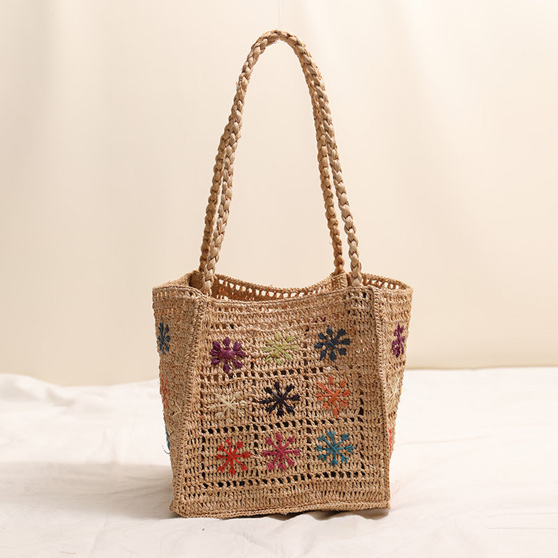 Handgefertigte Basttasche mit Buntem Stickdesign Brehn