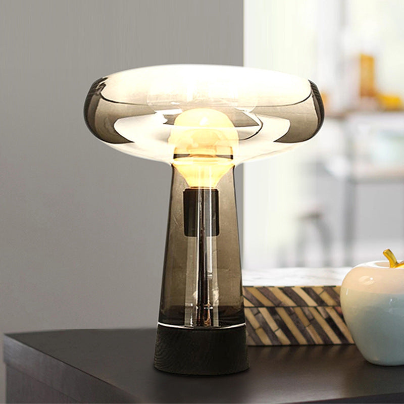Elegante transparente Glas Tischlampe